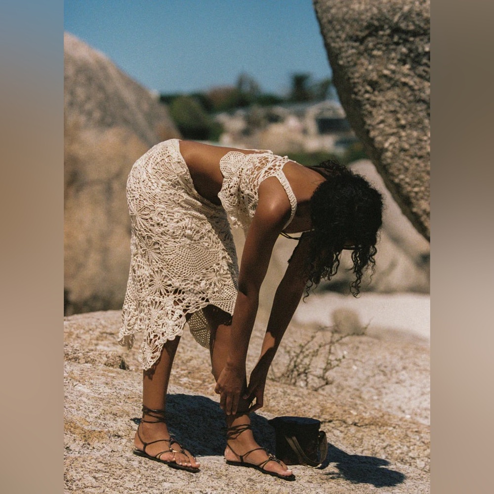 Indah Libra crochet top and Neptune skirt in vanilla - Picture 12 of 17